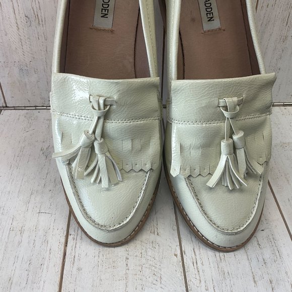 Steve Madden Woman's Meela Bone Patent Loafers Size 9M Fringe/Tassel Trim - Picture 3 of 10